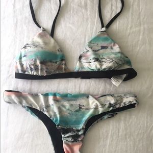 Reef mod wave bikini